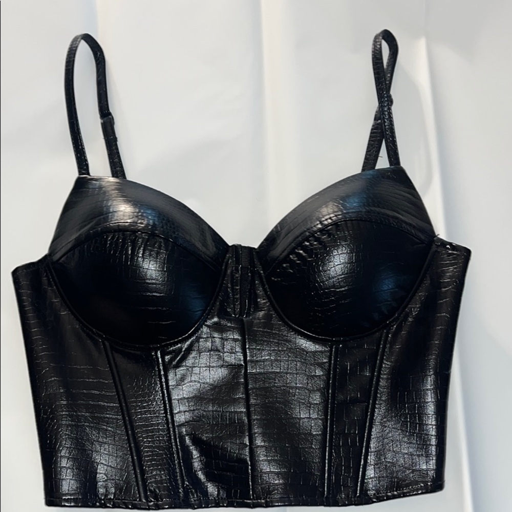 Elegant Black Cropped Bustier